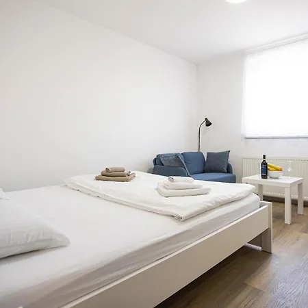 Freddie's Nest Apartman *